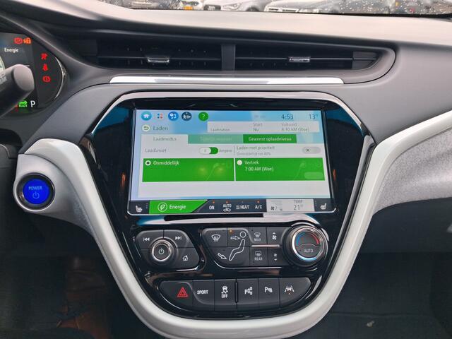Opel AMPERA Ampera-e Business executive 60 kWh / Camera / Leder / Navigatie / Keyless / 17'' / Stoelverwarming V+A / Stuurverwarmd / Dodehoek / DAB / Cruise Control