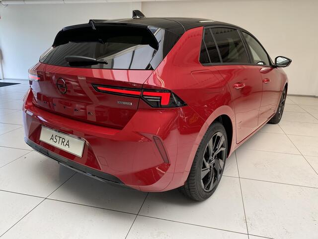 Opel ASTRA 1.6 TURBO Hybrid 180pk Level 4 (GS) | Ultimate pack | Navigatie Pro | Adaptive LED | Climate Control met Intelli-Air | Head-up Display | Panorama Schuif/kantel dak | Winter Pack | 7,4 kW boordlader |