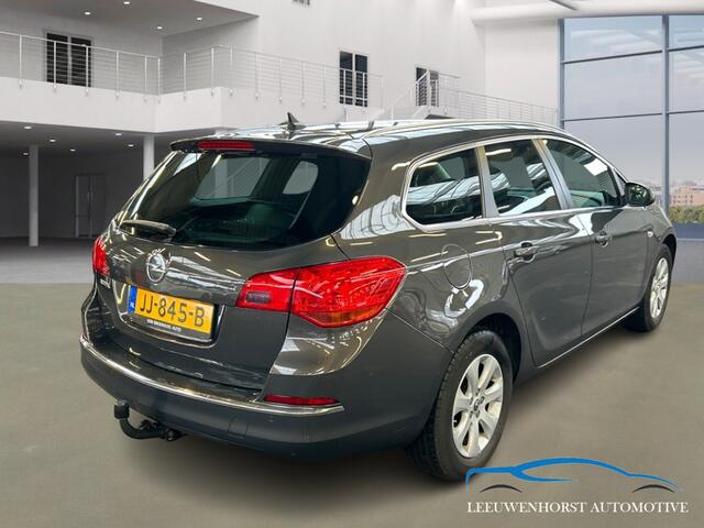 Opel ASTRA Sports Tourer 1.4 Turbo Blitz, navi, airco, cruise, PDC, trekhaak, NL-auto