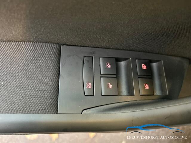 Opel ASTRA Sports Tourer 1.4 Turbo Blitz, navi, airco, cruise, PDC, trekhaak, NL-auto