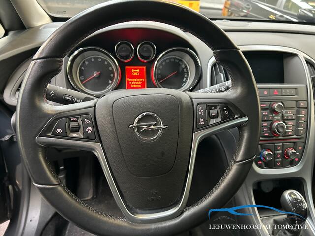 Opel ASTRA Sports Tourer 1.4 Turbo Blitz, navi, airco, cruise, PDC, trekhaak, NL-auto