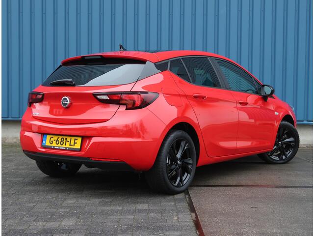Opel ASTRA 1.4 150pk Turbo Black Edition | Navigatie | Airco | CruiseControl | 17" LMV | Isofix |