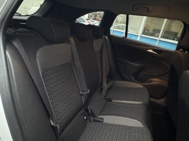 Opel ASTRA Sports Tourer 1.2 Edition Prijs Inclusief Onderhoud & 12 Maand BOVAG Garantie | Achteruitrijcamera | Climate Control |