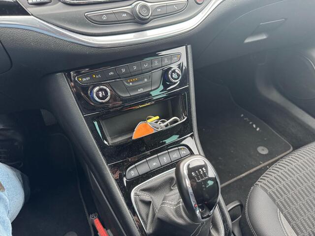 Opel ASTRA 1.2 Design & Tech 110pk Achteruitrijcamera | Dodehoeksensoren | Lichtmetaal | Navigatie