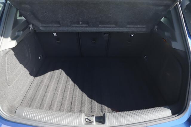 Opel ASTRA 1.2 Elegance 131PK 16 inch LMV Navigatie Carplay Android Achteruitrijcamera Clima Cruise Parkeersensor