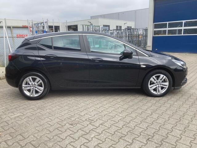 Opel ASTRA 1.6 CDTI Business+