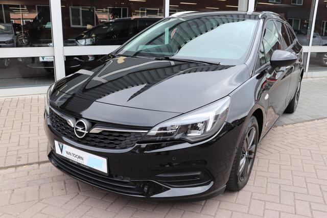 Opel ASTRA Sports Tourer 1.2 130PK Business Edition. Navigatie, winterpakket.