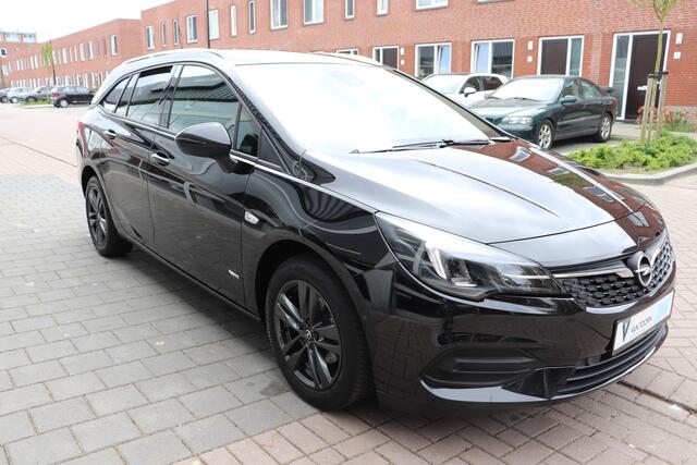 Opel ASTRA Sports Tourer 1.2 130PK Business Edition. Navigatie, winterpakket.