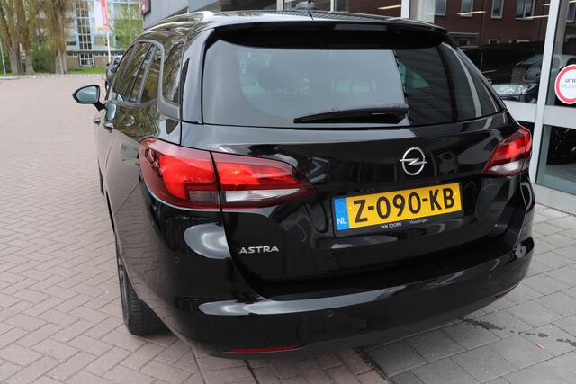 Opel ASTRA Sports Tourer 1.2 130PK Business Edition. Navigatie, winterpakket.