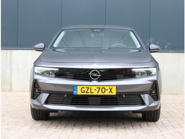 Opel ASTRA Electric 54 kWh Business Edition | Warmtepomp | Stoel/stuur Verwarming | FULL LED | AGR-bestuurdersstoel | Apple Carplay/ Android Auto | Adaptieve cruise control | Camera | Parkeersensoren voor & Achter |