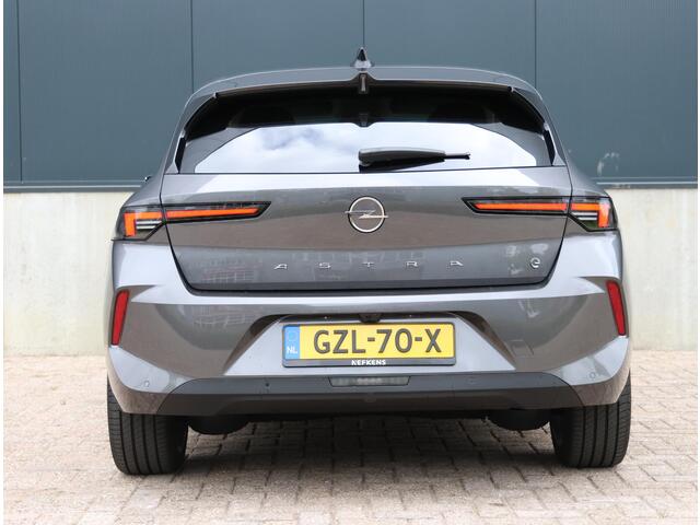Opel ASTRA Electric 54 kWh Business Edition | Warmtepomp | Stoel/stuur Verwarming | FULL LED | AGR-bestuurdersstoel | Apple Carplay/ Android Auto | Adaptieve cruise control | Camera | Parkeersensoren voor & Achter |