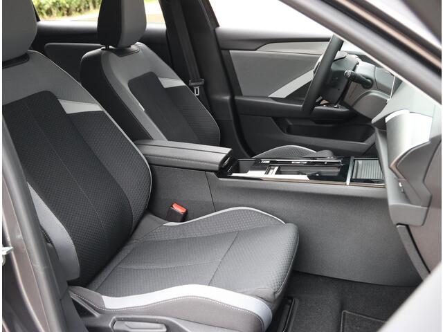 Opel ASTRA Electric 54 kWh Business Edition | Warmtepomp | Stoel/stuur Verwarming | FULL LED | AGR-bestuurdersstoel | Apple Carplay/ Android Auto | Adaptieve cruise control | Camera | Parkeersensoren voor & Achter |