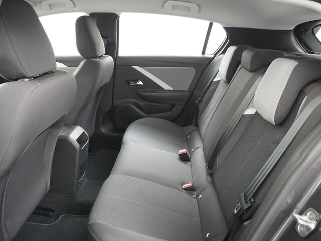 Opel ASTRA 1.2 T111PK Apple Carplay Navi-App Pure-Panel Virtual Cockpit PDC-v+a Keyless Ecc Led-a+v DAB+ Cruise Control Lmv Lane Assist Mistlamp Led Regensensor Hill Start Assist Rijstrooksensor met correctie Hill hold functie AEB ESPVermoeidheids herkenning Regense