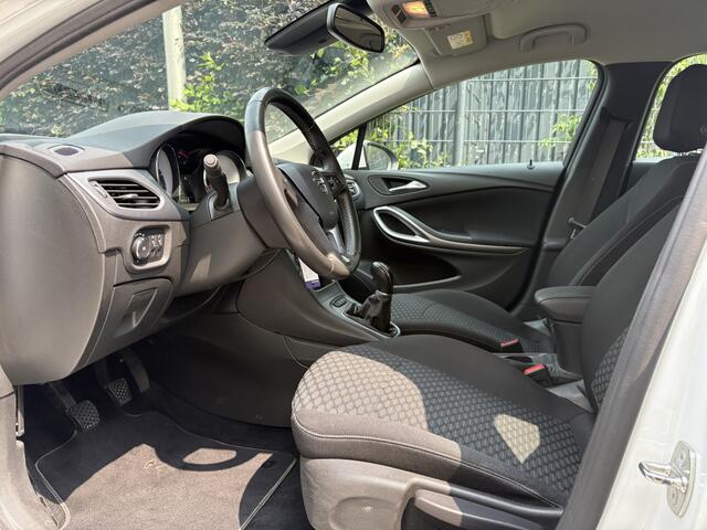 Opel ASTRA Sports Tourer 1.2 Edition / AIRCO / NAVI / CRUISE / 135dkm! NAP! / INCL BTW