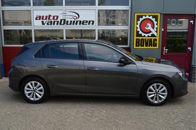 Opel ASTRA 1.2 Edition O.a: Navi, Clima, Cruise, PDC, Carplay, DAB, Rijklaar, Etc. All-in prijs!