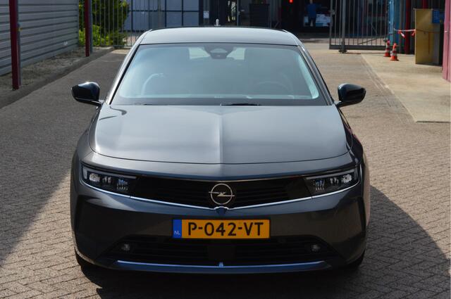 Opel ASTRA 1.2 Edition O.a: Navi, Clima, Cruise, PDC, Carplay, DAB, Rijklaar, Etc. All-in prijs!