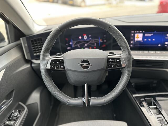 Opel ASTRA 1.2 GS Line Automaat Trekhaak/Stoel en stuurverwarming/ECC/Camera.