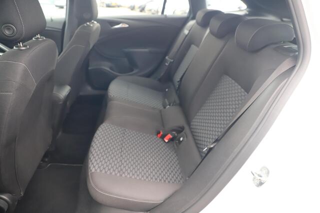 Opel ASTRA Sports Tourer 1.2 Edition 110PK Navigatie Carplay Android Airco Cruise Control Parkeersensor