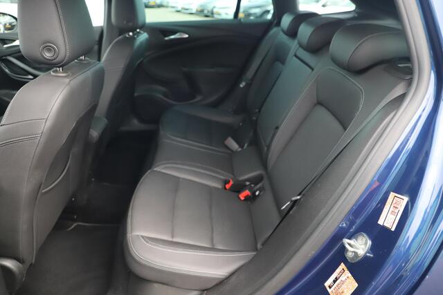 Opel ASTRA Sports Tourer 1.2 Elegance 131PK Leder AGR Schuifdak Keyless Navigatie Achteruitrijcamera Stoelverkoeling Stoelverwarming