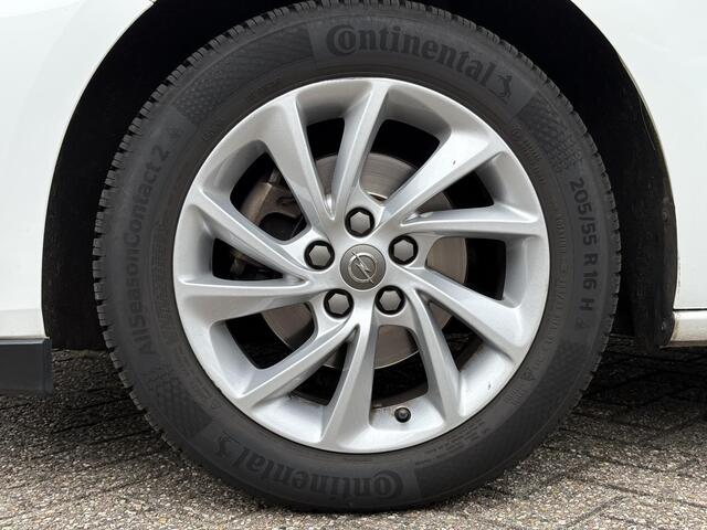 Opel ASTRA Sports Tourer 1.2 Edition / Trekhaak / Camera / Climate control / Cruise Control / Navigatie / Bluetooth / Automatisch dimlicht /
