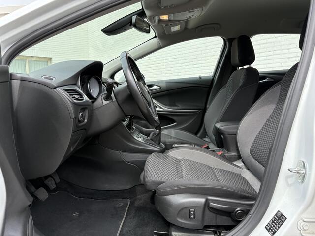 Opel ASTRA Sports Tourer 1.2 Edition / Trekhaak / Camera / Climate control / Cruise Control / Navigatie / Bluetooth / Automatisch dimlicht /