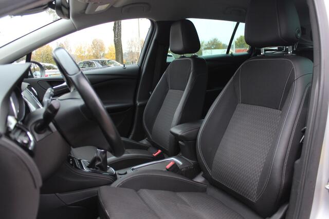 Opel ASTRA 1.4 Innovation / Trekhaak / Schuifdak / Camera / Ambiance / 17'' / Keyless / Apple CarPlay / DAB / Cruise Control