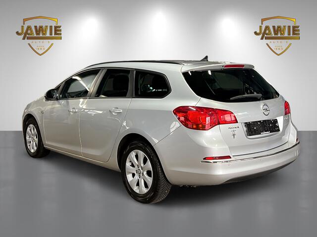 Opel ASTRA Sports Tourer 1.4 turbo cosmo