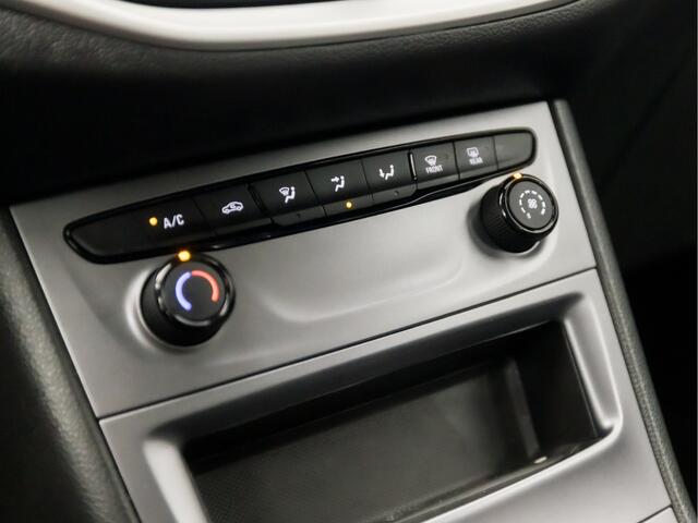 Opel ASTRA Sports Tourer 1.2 Sport (APPLE CARPLAY, NAVIGATIE, CRUISE, CAMERA, SPORTSTOELEN, PARKEERSENSOREN, TREKHAAK, LM VELGEN, LED KOPLAMPEN, NIEUWSTAAT)