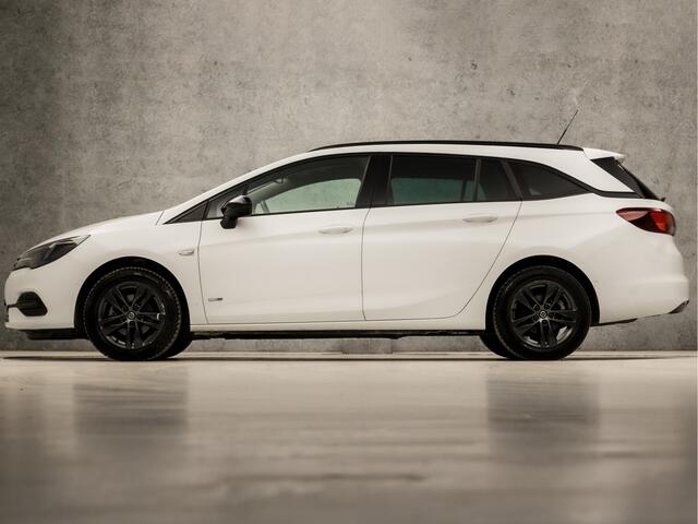 Opel ASTRA Sports Tourer 1.2 Innovation Sport (APPLE CARPLAY, CAMERA, GROOT NAVIGATIE, ADAPTIVE CRUISE, LEDER, GETINT GLAS, SPORTSTOELEN, LED KOPLAMPEN, CRUISE, PARKEERSENSOREN, NIEUWE APK, NIEUWSTAAT)