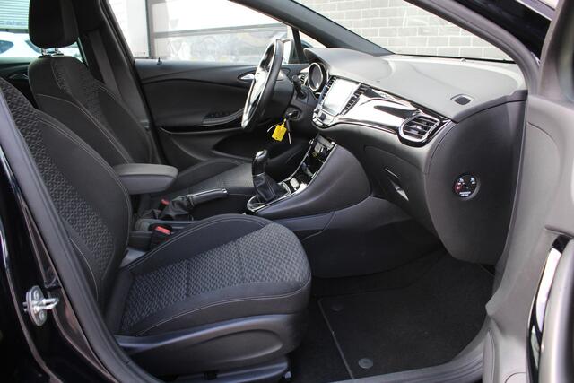 Opel ASTRA 1.4 Turbo Innovation / Carplay / Camera / 150 PK