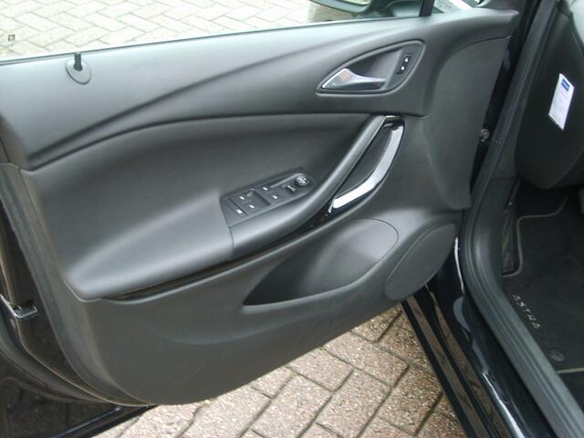 Opel ASTRA Sports Tourer 1.4 Business Elegance Automaat