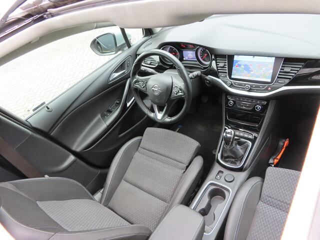 Opel ASTRA 1.4 Innovation | schuifdak | navi + carplay | 18 inch | camera