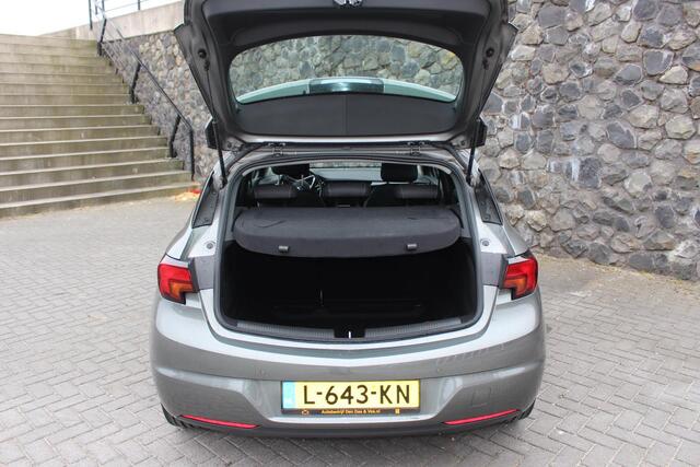 Opel ASTRA 1.2 turbo+ 146PK Business Elegance camera DAB audio Carplay 18 inch velgen climate en cruise control