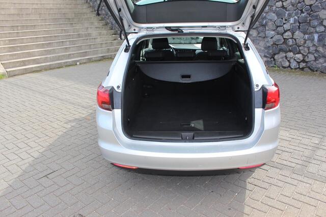 Opel ASTRA Sports Tourer 1.2 Edition 131PK , AGR stoel,carplay android, Navi, Camera, climate + cruise control,1e eigenaar.
