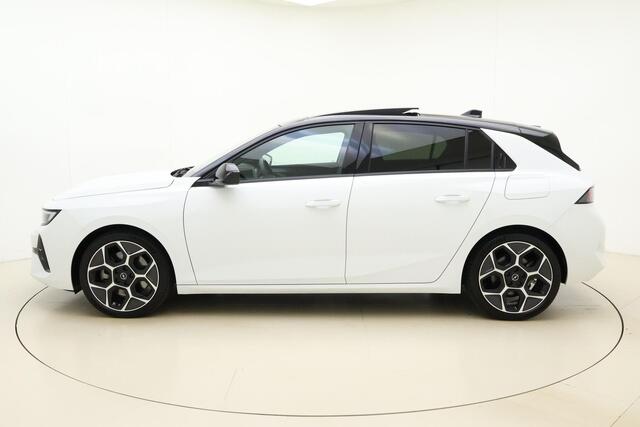 Opel ASTRA 1.6 Turbo Plug In Hybrid Ultimate | Schuif-/kanteldak | Trekhaak afneembare kogel | 18" lichtmetalen velgen | Camera | AGR stoelen | Navigatie | Stuur- & stoelverwarming