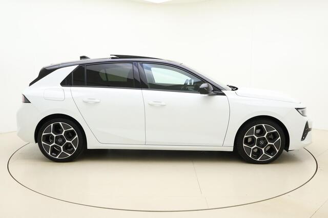 Opel ASTRA 1.6 Turbo Plug In Hybrid Ultimate | Schuif-/kanteldak | Trekhaak afneembare kogel | 18" lichtmetalen velgen | Camera | AGR stoelen | Navigatie | Stuur- & stoelverwarming