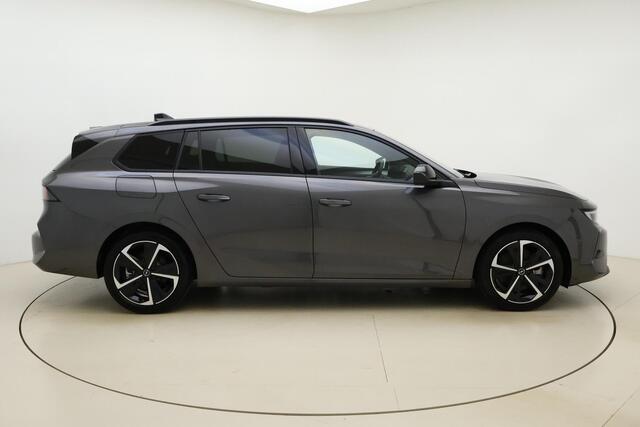 Opel ASTRA Sports Tourer 1.6 Turbo Plug In Hybrid Business Edition | Navigatie | Afneembare trekhaak | 7,4 KW lader | AGR-stoel | 17'' lichtmetalen velgen | Stoelverwarming | 1400 KG trekgewicht