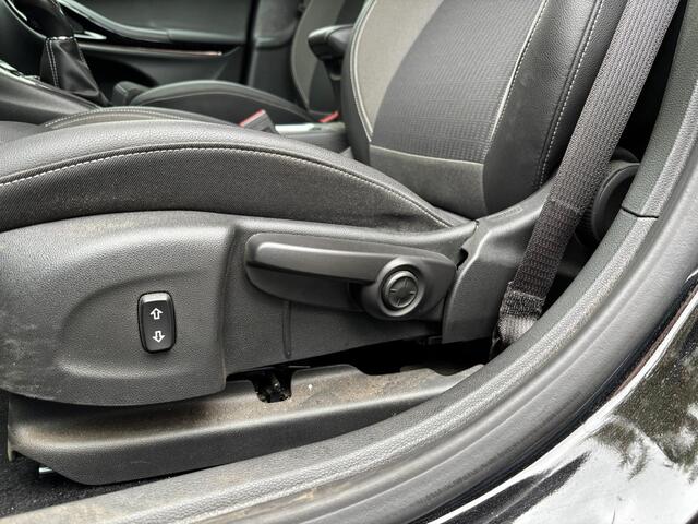 Opel ASTRA 1.2 Launch Elegance