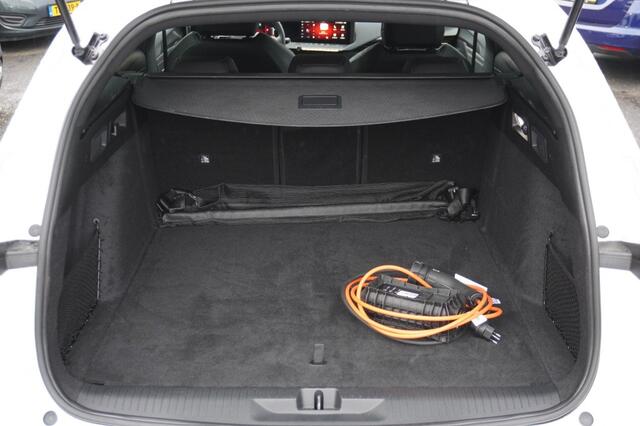 Opel ASTRA Sports Tourer 1.6 Turbo Hybrid GS / Camera / Stoel- en stuurverwarming / Adaptive Cruise