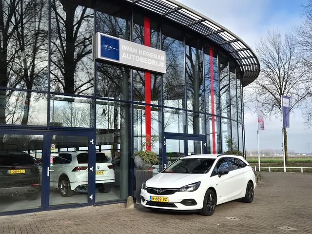 Opel ASTRA Sports Tourer 1.2 Design & Tech | Navigatie | Trekhaak | Climate Control | Cruise Control | Licht metalen velgen