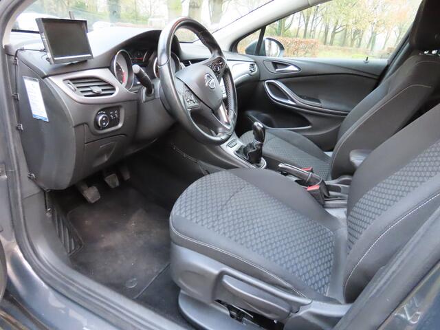 Opel ASTRA Sports Tourer 1.0 Business+ Achteruitrijcamera Carplay Navigatie Trekhaak Pdc Climatecontrol Cruisecontrol