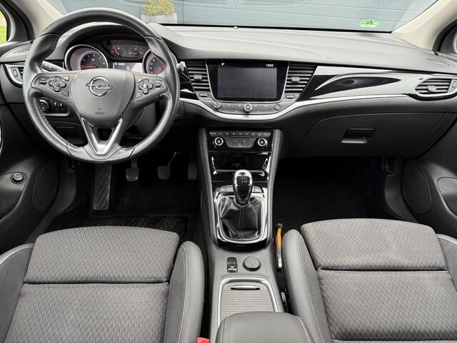 Opel ASTRA Sports Tourer 1.4 Innovation 2e Eigenaar,Navi,Camera,Trekhaak,150pk,Clima,Cruise,Lm velgen,Pdc V+A,N.A.P,Doedehoek,6 Bak,Halfleder,Nieuwe Apk bij Aflevering