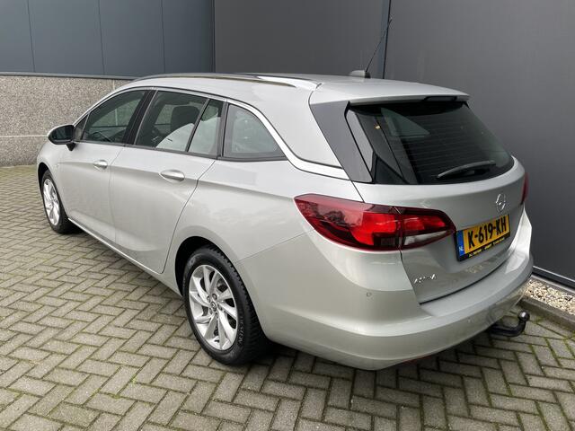 Opel ASTRA Sports Tourer 1.2 Business Elegance Airco - Cruise control - Parkeersensoren voor en achter - Achteruitrijcamera - Navigatie - Bluetooth - Keyless start and entry - Start/stop systeem - Stuur leder - Stuur multifunctioneel
