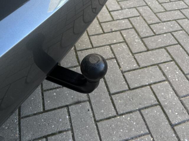 Opel ASTRA Sports Tourer 1.2 Business Edition / Navigatie / App connect / Camera / Parkeersensoren V+A / Trekhaak / P4
