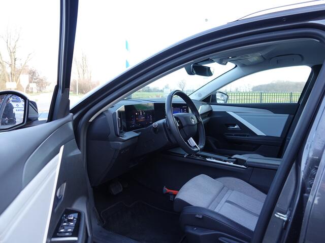 Opel ASTRA Sports Tourer 1.6 Hybrid Business Elegance TREKH. | ACC | ECC | NAVI | CAMERA + PDC