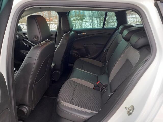 Opel ASTRA Sports Tourer 1.2 Design & Tech