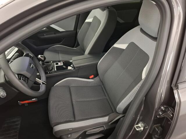 Opel ASTRA Sports Tourer 1.2 Turbo Business Edition / Camera / Stoel- en stuurverwarming