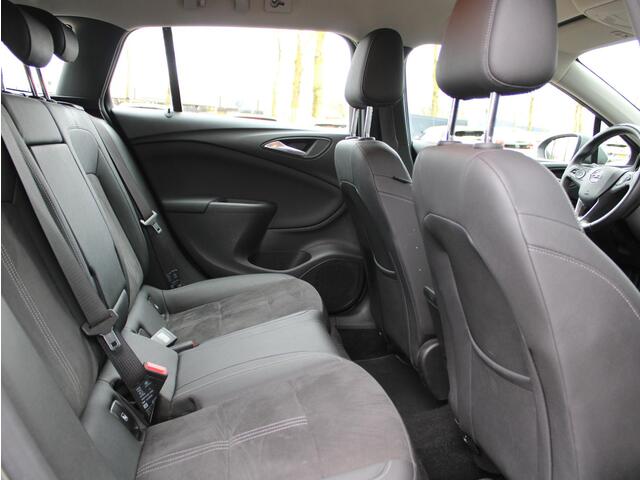 Opel ASTRA Sports Tourer 1.2 Ultimate | Navi / Alcantara / Camera