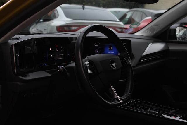 Opel ASTRA 1.6 Hybrid Business Edition