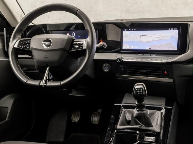 Opel ASTRA 1.2 Sport (APPLE CARPLAY, GROOT NAVI, GETINT GLAS, PARKEERSENSOREN, SPORTSTOELEN, CRUISE, ARMSTEUN, LM VELGEN, NIEUWSTAAT)